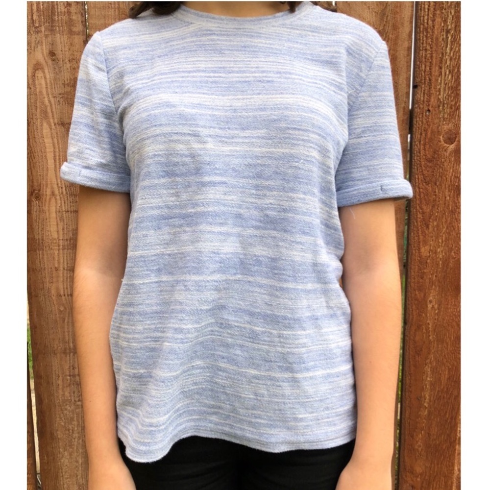 (Like New) Unique Blue & White Top w/ Back Zipper